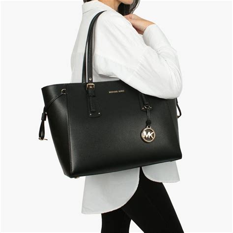 sac voyage michael kors|michael kors voyager saffiano.